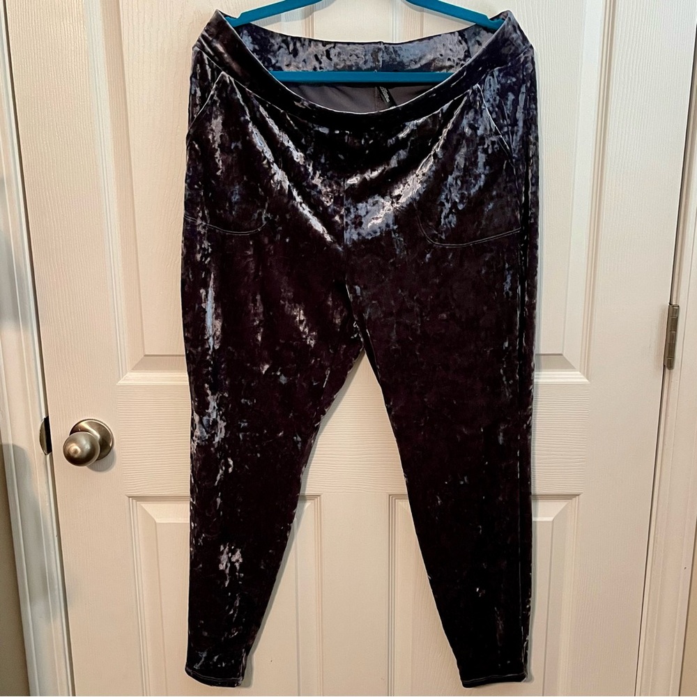 LAST CALL TORRID SILVER GRAY CRUSHED VELVET LEGGINGS TORRID SIZE 3 3X